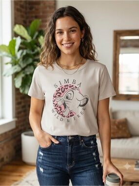 Disney Simba “Wild & Free” Graphic Tee Women’s XL Beige Lion King Shirt